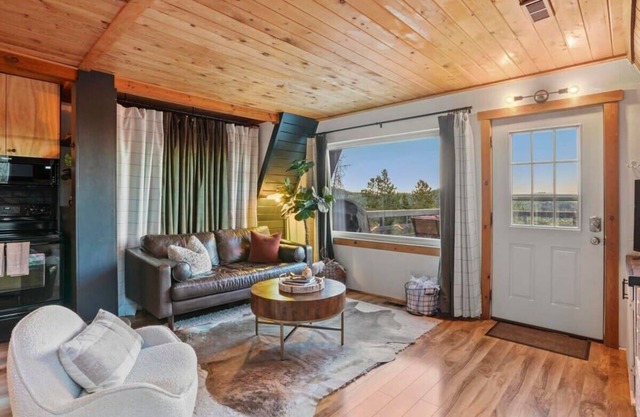 Cedar Mountain Lodge W/Hot Tub, Views And Wildlife
