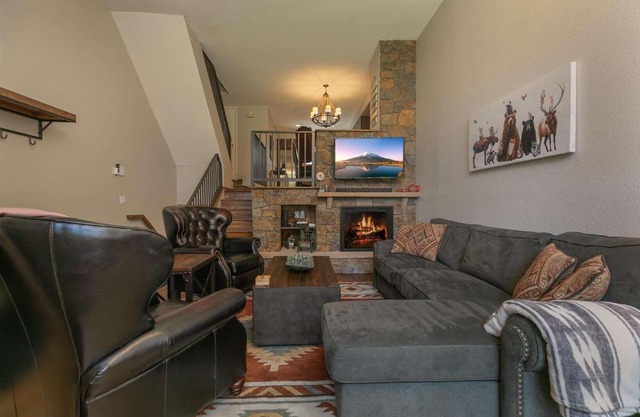 Cedars Liftside Townhome: Ski In/Ski Out