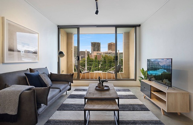 Central 1-Bedroom Apartment with City Views
