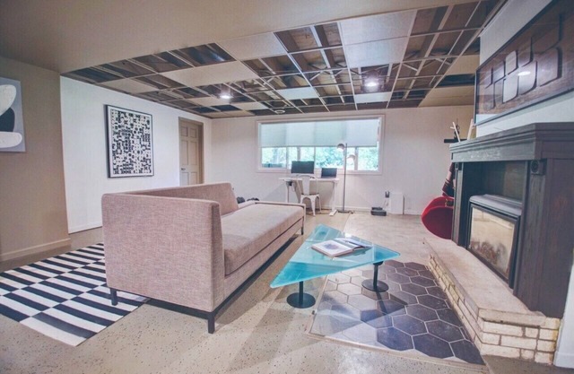 Central 1-bedroom apartment with fireplace! Perfect for single travelers!