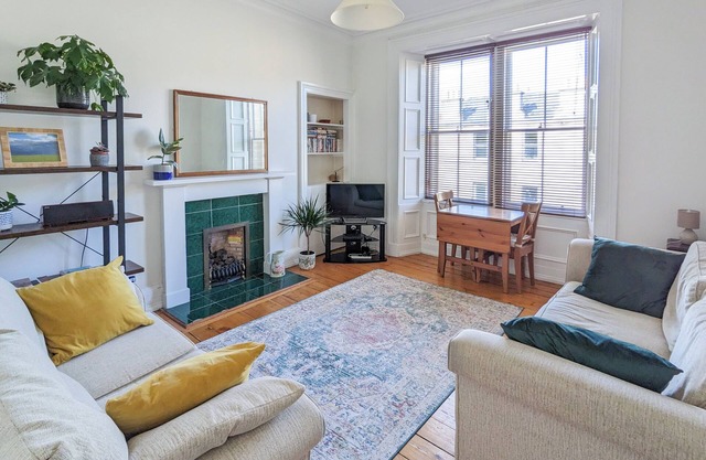 Central 2-bedroom Traditional Apartment