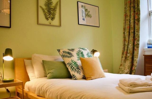 Central 3 Bedroom next to Leafy Meadows