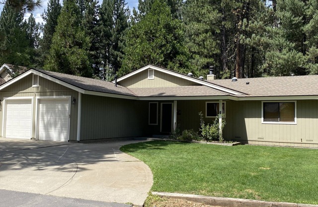Central AC: Large 4 bedroom private home, private lot. fenced yard with deck