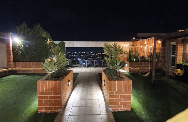 Central Apartment + Parking + Airport Transfer + 2 Beths