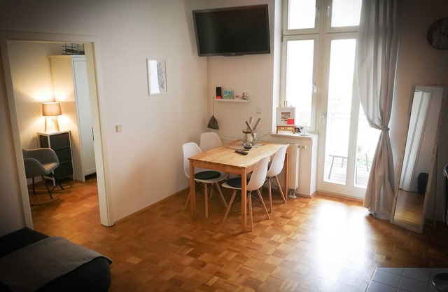 Central apartment on Uniring with balcony