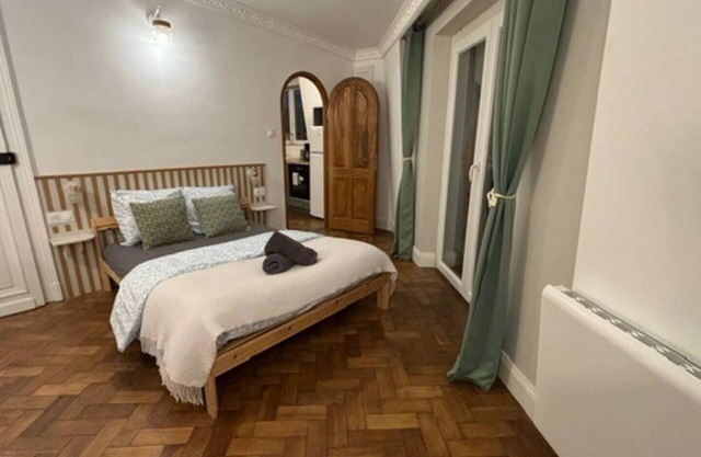 Central apartment with balcony