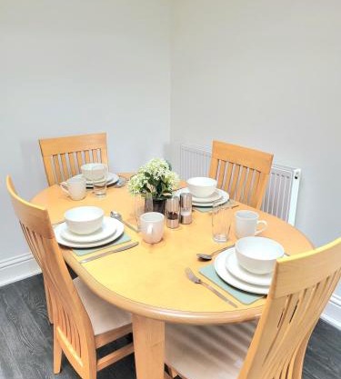 Central Banbury 2Bed Flat Parking with CCTV M40 links