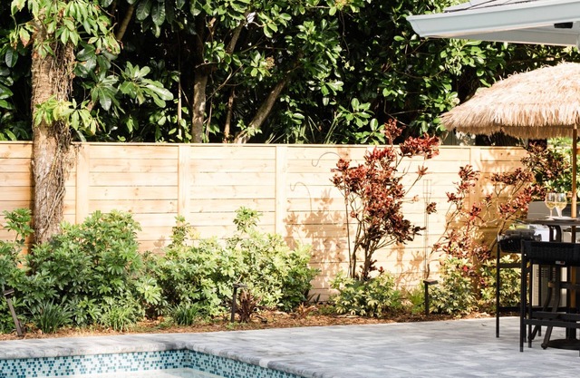 Central Beach Pool Home - Putting Green - EV Charger - Dogs Welcome