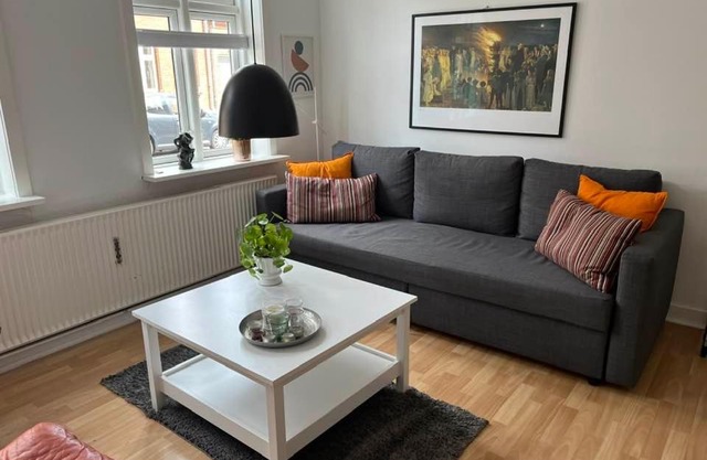 Central beliggenhed lys og hyggelig