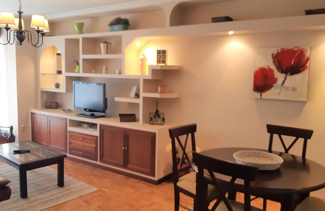 Central, comfortable and very bright. Ideal for family tourism.