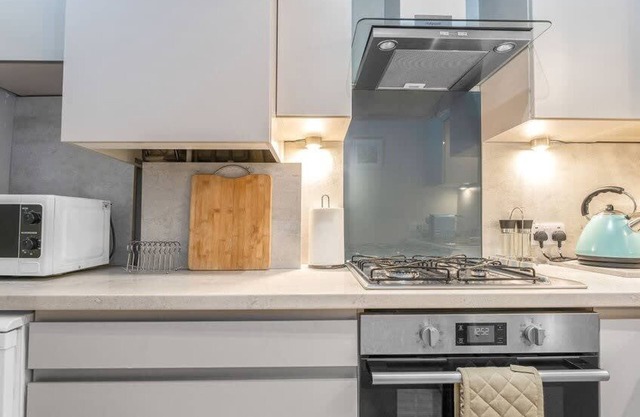 Central, Cozy 2BR-1BA in Haymarket