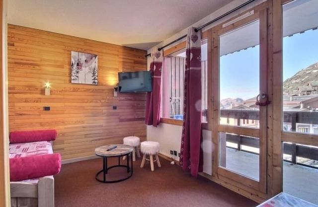 Central divisible studio for 4 people with balcony in Belle Plagne