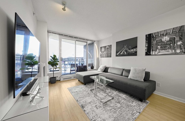 Central Downtown Vancouver, Sleeps 5, Pool./Gym/Sauna