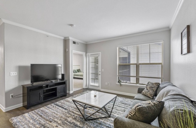 Central Englewood's 1BR Retreat