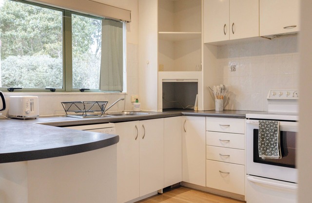 Central Location Cozy Vibe Home| 4mins to motorway