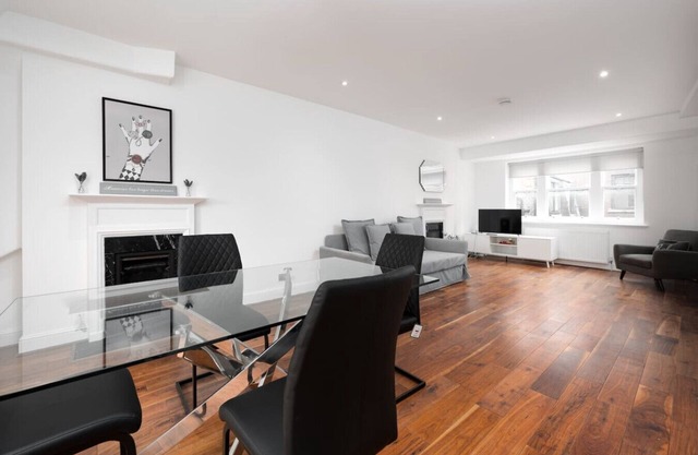 Central London 3 Bed Flat (FS4)