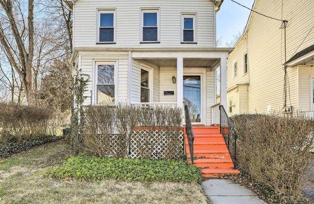 Central Princeton Home Near Shopping & Dining
