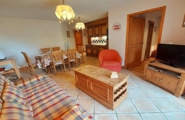 Central Samoëns Apt: 2 BR, Terr/Grdn, Garage, Ski Locker, Pets OK