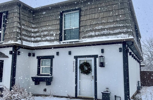 Centrally-located Broadmoor Cottage Mountain Home.