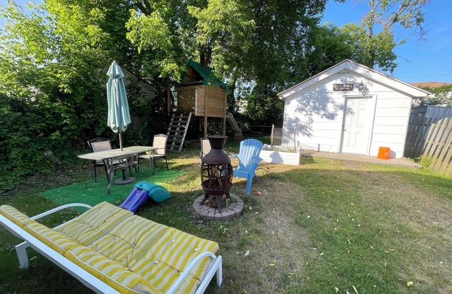 Centrally located 2 bedroom apartment!