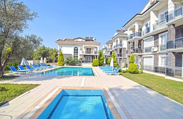 Centrally located 3 bedroom 3 bathroom apartment with FREE WIFI