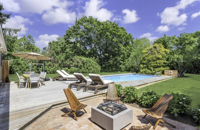 Centrally Located in East Quogue, Perfect for Families, Private Pool, Close.