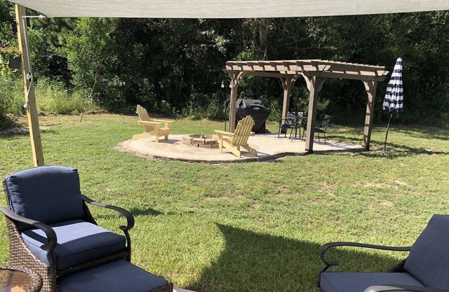 Centrally located in a quiet nature setting. Long stays welcome! Fiberoptic WiFi