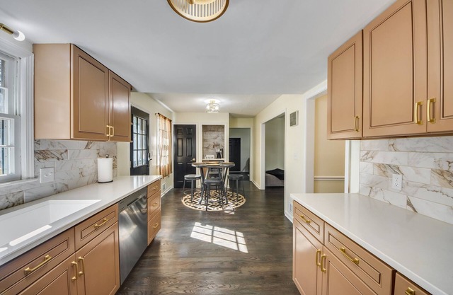 Centrally located Modern and renovated home in a quiet subdivisionnnnn