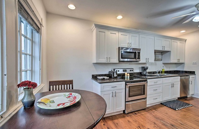 Centrally Located New Orleans Condo w/Yard!