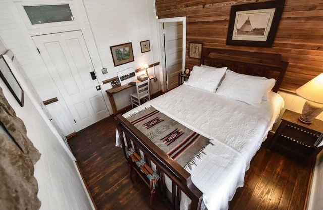 Centrally Located in Apalach | Sip, Sit, and Relax