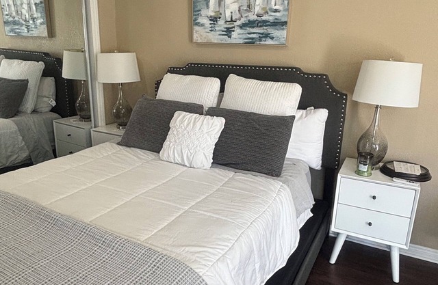 Centrally Located Studio with Private Entrance and Furnished Patio with BBQ