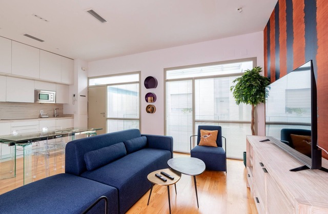Cervantes. 2 bedrooms, 2 bathrooms, center