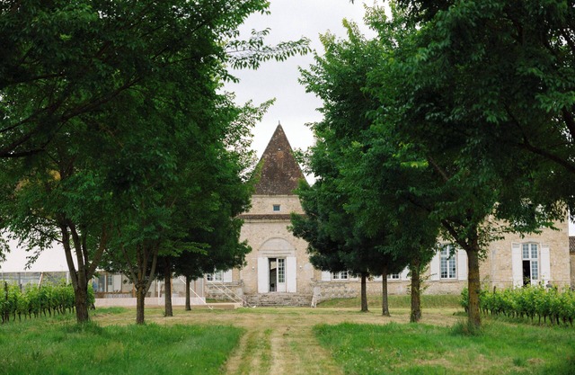 Château de Mazelières is a peaceful setting for a relaxing vacation
