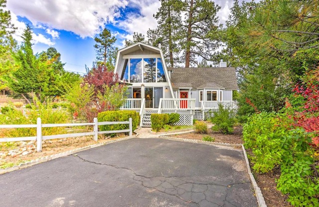 Château Forêt in Big Bear with Hiking Trail Access