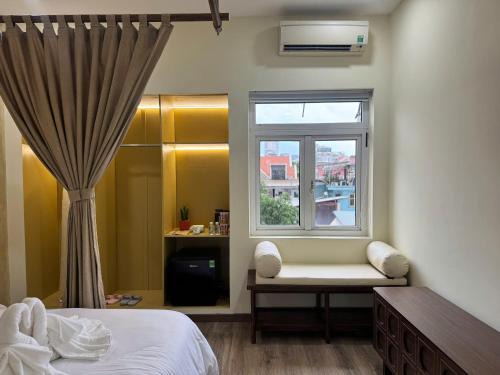 Chạm's Hotel & Homestay