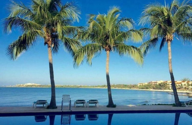 Chac Hal Al marina view 2 or 3 bedroom PH, elevator, steps to beach & pool.n