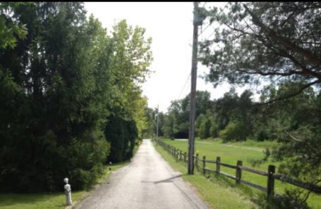 Chagrin Valley Cottage & Sweet Spot Honey--4 miles to Chagrin Falls Village