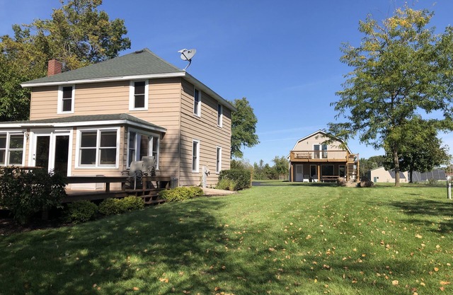 Chain O' Lakes Homes for large multi-family groups, Sleeps 19