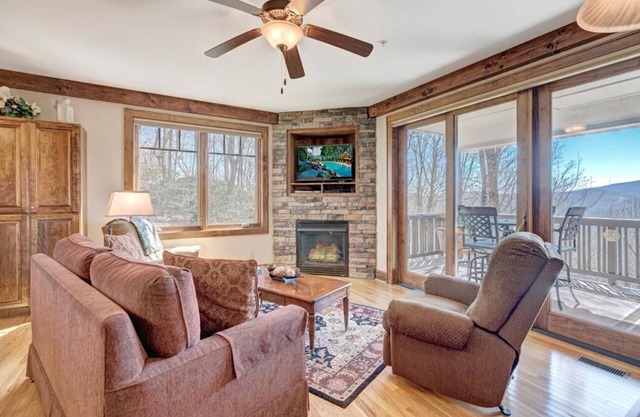 Chalakee Lodge CB-1: Gated Resort, Indoor/Outdoor Pools and Hot Tub, Resort Hot Tub, Fitness, Gas.