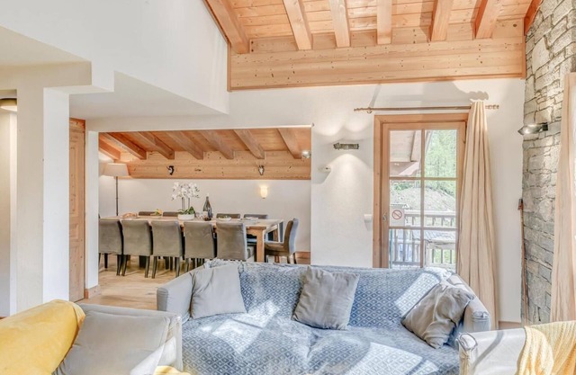 Chalet, 200m from ski slopes, view ski slopes, terrace, balcony, fireplace or stove, tv, ski locker