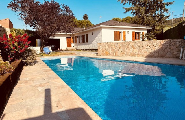 Chalet a 200 Metros de una Entrada a Parque Regional Cuenca Alta Manzanares