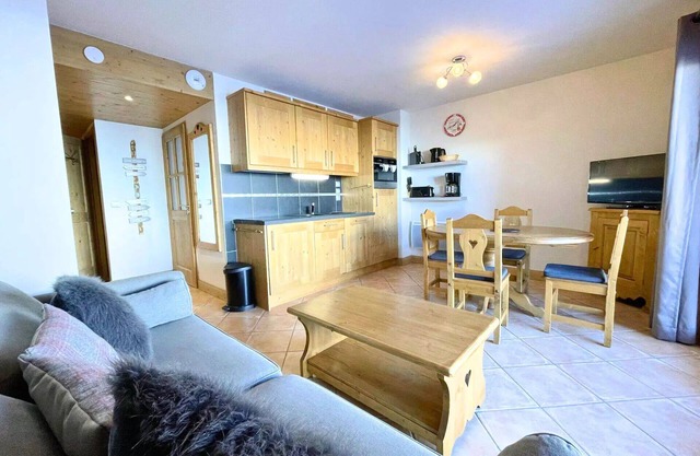 Chalet Adele - Apartment 4 people located on the edge of St Martin de Belleville