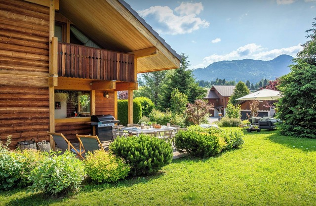 Chalet Antigone - ski holiday for 8 with mountain view - OVO Network