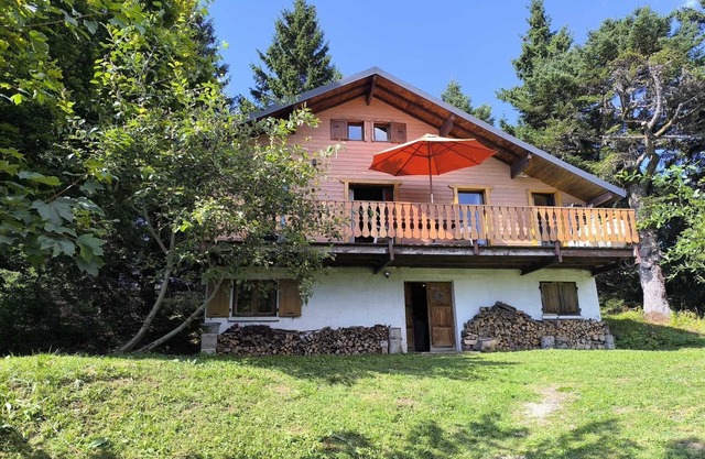 Chalet au Revard , au calme 12 pers.*