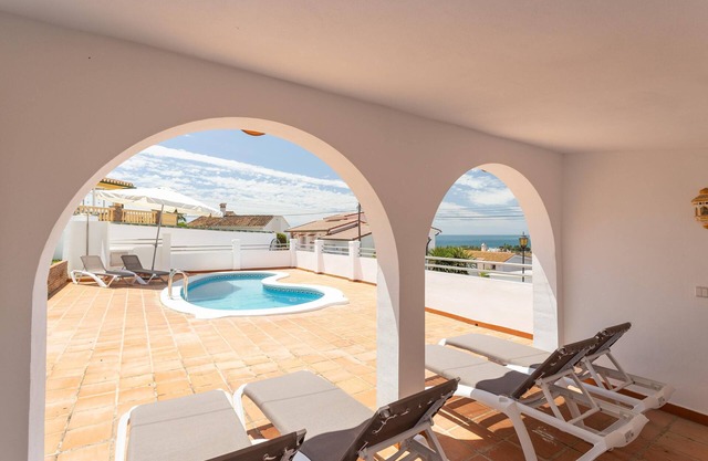 Chalet "Casa Vistas Axarquia" with Sea View, Pool, Wi-Fi, Garden & Terrace