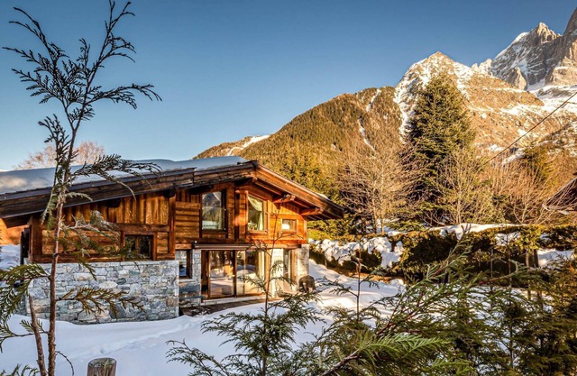 Chalet Entre Nous: charming three bedroom chalet in an idyllic location