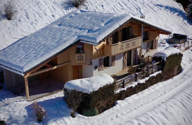 Chalet Haute Savoie quiet jacuzzi wifi near Lake Annecy