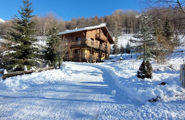 Chalet Jeannot Luxury chalet in La Foux d'Allos altitude 1715m