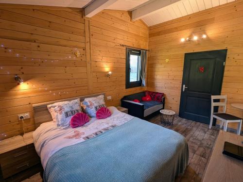 Chalet Jonquille avec Spa dans les Vosges du Sud - FR-1-583-500