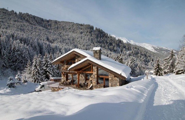 Chalet Le Cairn - unique and magnificient ski-in ski-out Chalet !